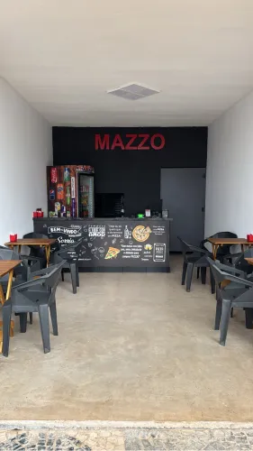 PIZZARIA, equipamento completo, forno, freezer, masseira, mesas, computador?