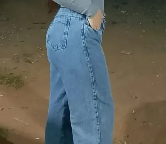 Vendo calça jeans usada duas vezes apenas