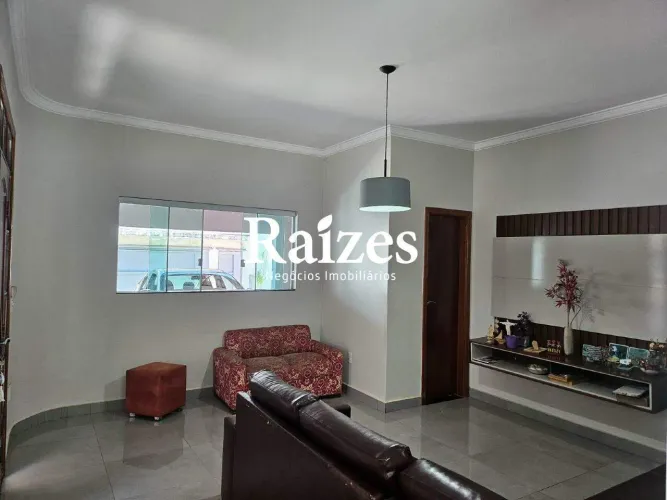 Casa residencial com 4 quartos, sendo 3 suítes e varanda gourmet no Cidade Jardim em Uberl