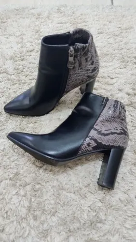 Bota de couro n. 35
