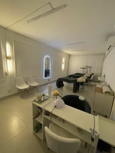 Alugo maca e mesa de Nails 