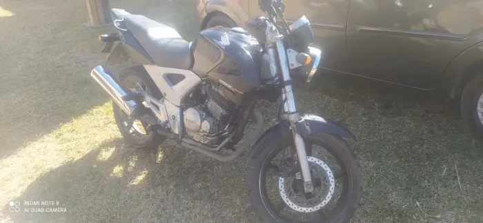 Vendo ou troco Moto CBX Twister 2003