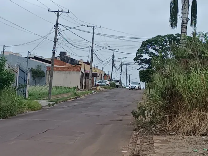 Terreno de esquina no asfalto no bairro Morada verde