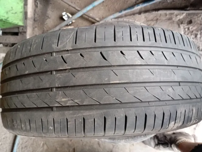 Pneu 235/50/19