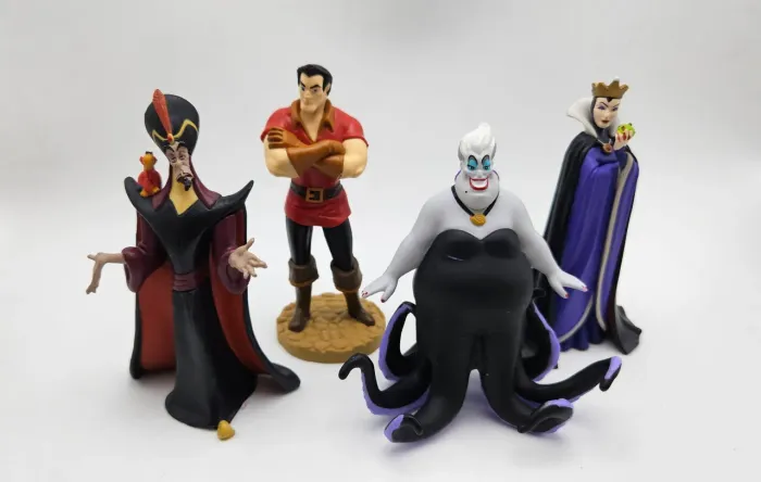 Miniaturas Vilões Disney (Gaston, Jafar, Úrsula e Rainha Má) - Disney Store