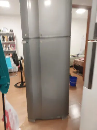 Vendo Geladeira 400 litros