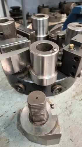 Prato mesa base de torre elétrica para torno CNC  Nardini 
