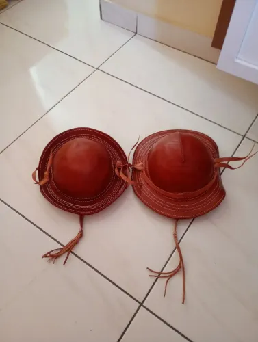 Chapéis de couro legítimo 