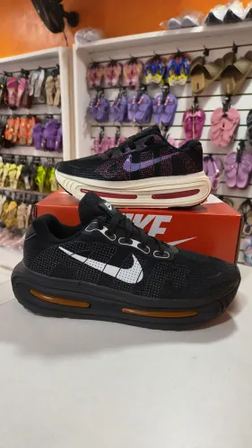 Tênis Nike vomero