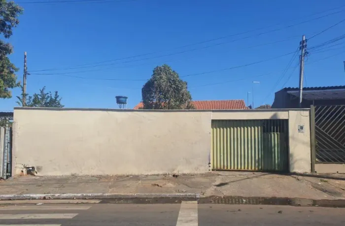 Casa - Vila São Tomás - Aparecida de Goiânia