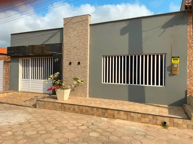 032 CASA À VENDA EM CONDOMÍNIO FECHADO - MIRANTE DO TURU R$ 550.000 Endereço: Rua Norte,