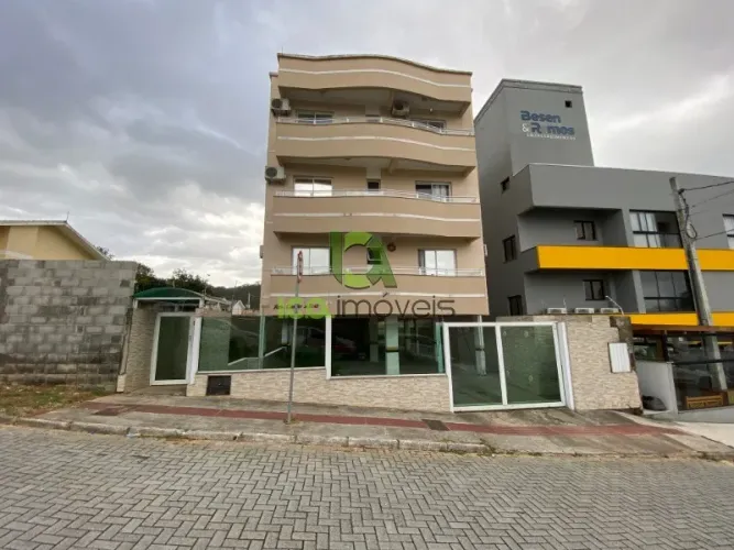 Apartamento à venda em São José-SC, Areias: 2 quartos, 1 suíte, 1 sala, 2 banheiros, 1 vag