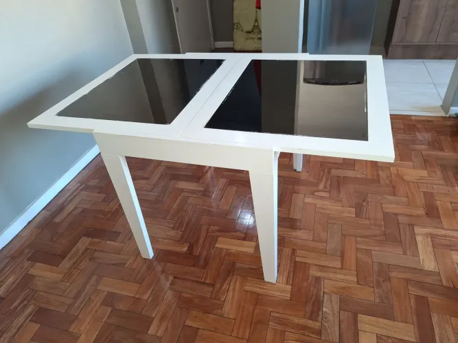 Mesa de jantar extensiva
