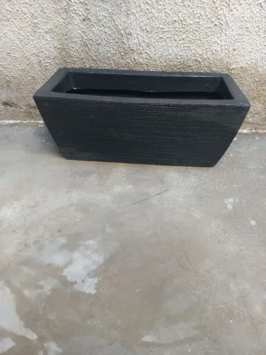 Vaso de Polietileno Jardineira preto 40 cm comprimento