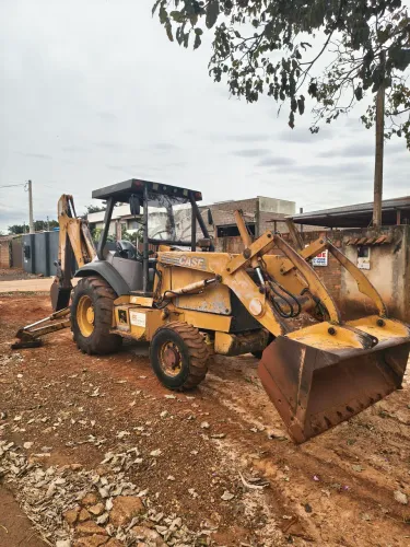 Aluga-se retroescavadeira para terraplanagem no geral e vajão/vajão em Dourados e região