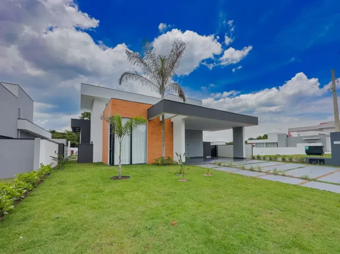 Casa Nova Mobiliada com Piscina Aquecida à Venda no Ninho Verde II Conforto e Sofisticaçã
