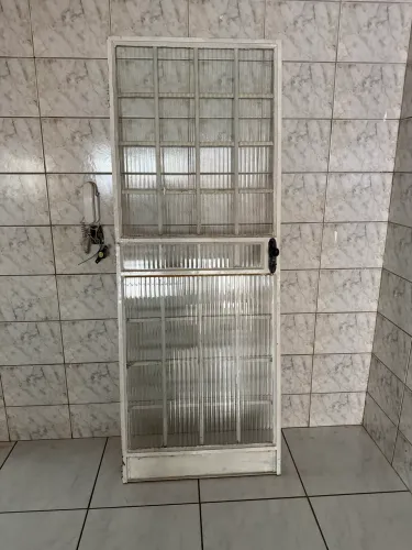 2 portas em ótimo estado