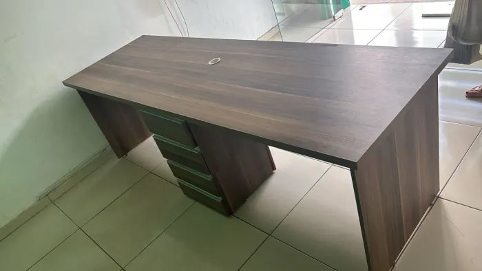 MESA PARA ESCRITÓRIO 
