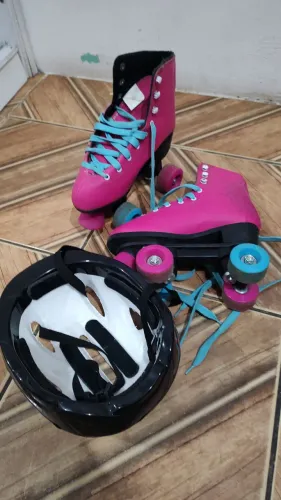 Patins tamanho 35/36 + capacete infantil 