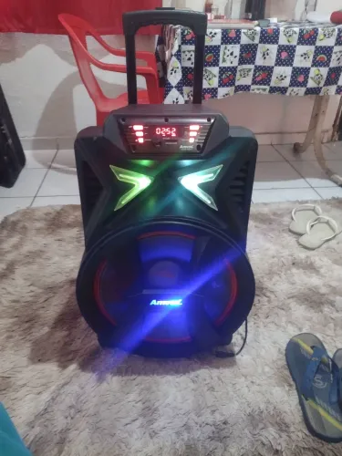 Vendo caixa Bluetooth amavox grande