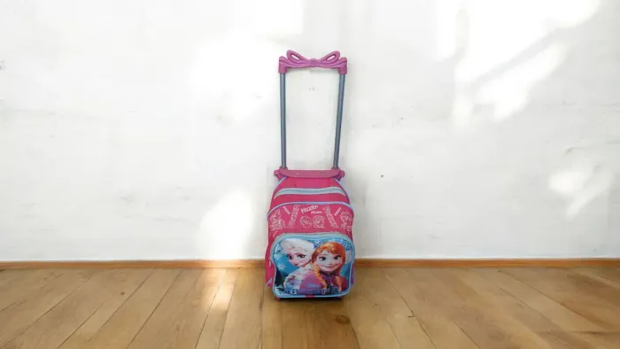 Mochila barata menina com rodinha frozen