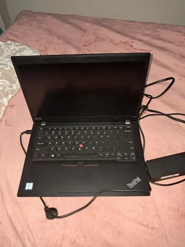 Laptop Lenovo com defeito