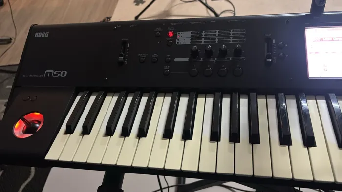 TECLADO WORKSTATION KORG M50 73 teclas