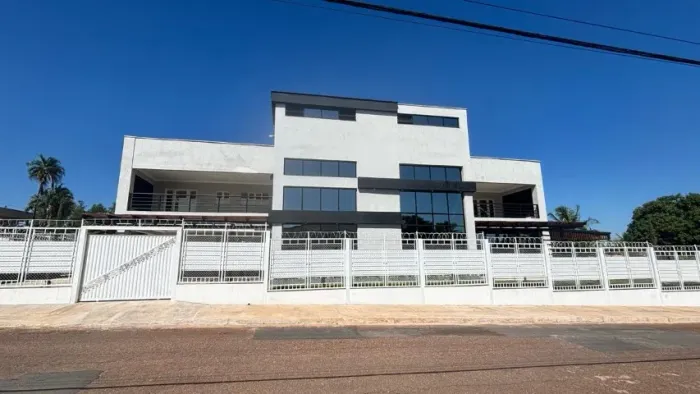 CASA REFORMADA LAGO SUL.