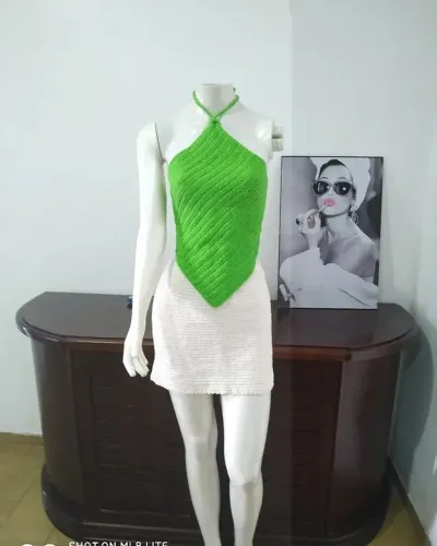 Roupas de Crochê e Outros Artesanatos