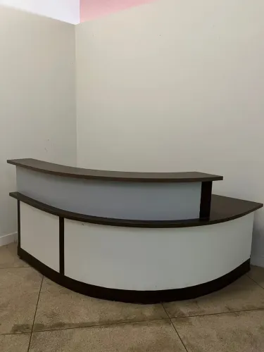 Mesa para recepção