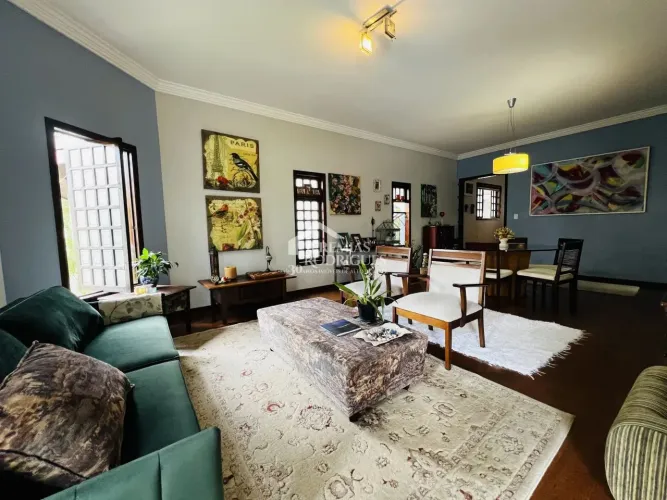 Casa à venda no Condomínio Jardim das Hortênsias em Taubaté/SP.