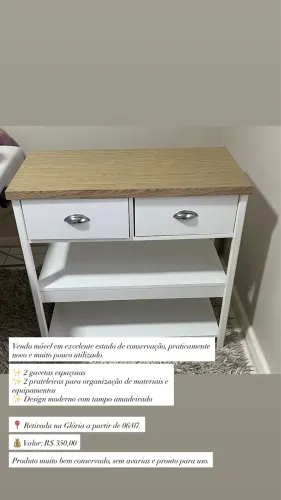 Móvel com gaveta e prateleira 