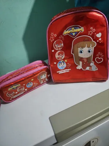 Kit escolar da Gi (turma Lucas Neto)