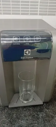 Purificador de água Eletrolux funciona água gelada perfeitamente