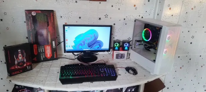 Computador i3, quarta geração, 8gb ram, ssd 256gb, HD 500gb, monitor 19 
