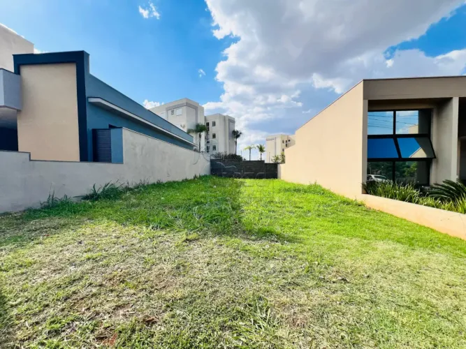 Terreno de 250m² à venda em condomínio - Reserva Imperial