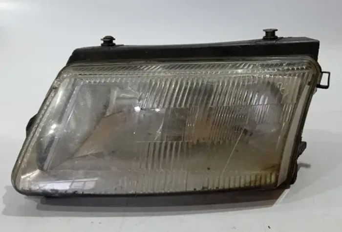 Farol Esquerdo Passat Alemão 1997 1998 1999 / Detalhe Esquerdo