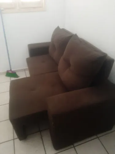 Sofá 3 lugares seminovo pouco usado! De 900 por 600!