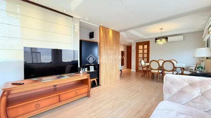 Apartamento 80 metros quadrados com 2 quartos (1 suíte) 2 vaga garag churrasq  em Petrópol