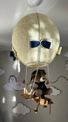 Lustre quarto infantil
