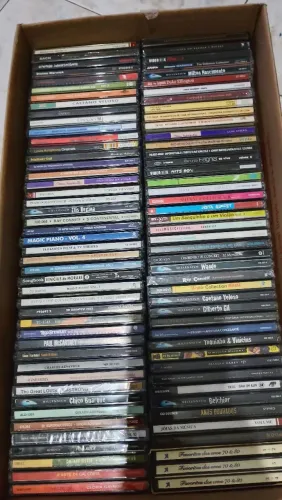 Lote de cds de música