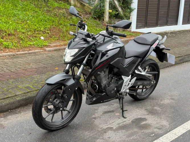 CB 300 Twister 2024 (Impecável!)