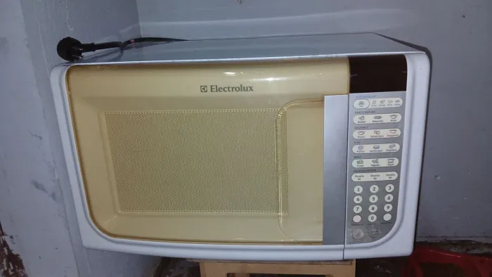 Micro-ondas Electrolux 31L Perfeito Estado - Funcionando Tudo