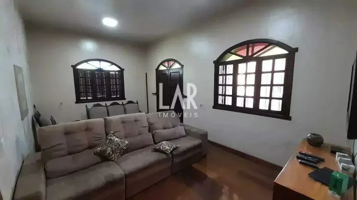 Casa à venda, 5 quartos, 1 suíte, 4 vagas, Universitário - Belo Horizonte/MG