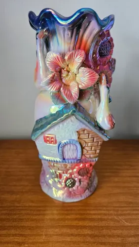 Vaso antigo em porcelana grossa vitrificada em perfeito estado tam 20.5 cm X 10 cm 