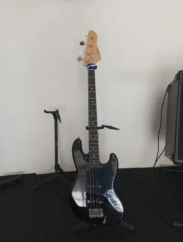 Baixo Giannini Jazz Bass Standart