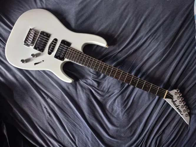 Guitarra Condor Superstrato
