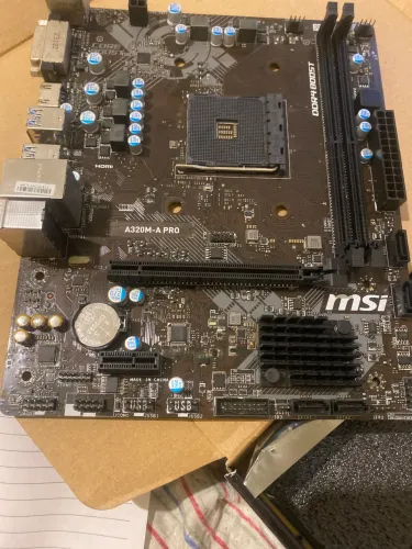 placa mãe A320M-A PRO COM DEFEITO