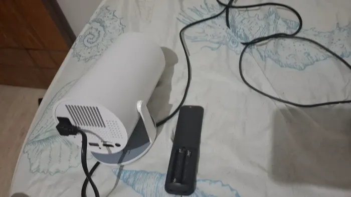 Projetor HY300 Android 11 Wi-Fi Bluetooth
