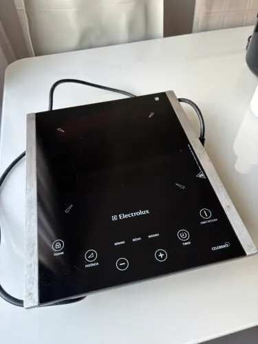 Fogão portátil indução Electrolux 220v